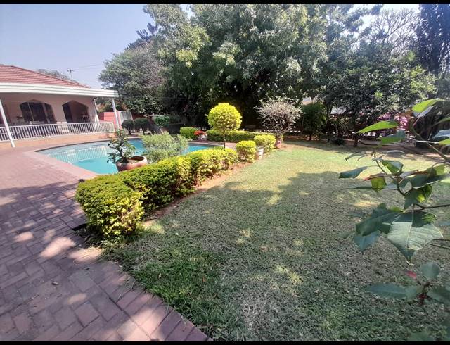 4 BEDROOM HOUSE FOR SALE IN RUSTENBURG CENTRAL